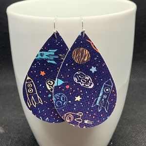 ⭐️2 FOR $10⭐️ Outer space